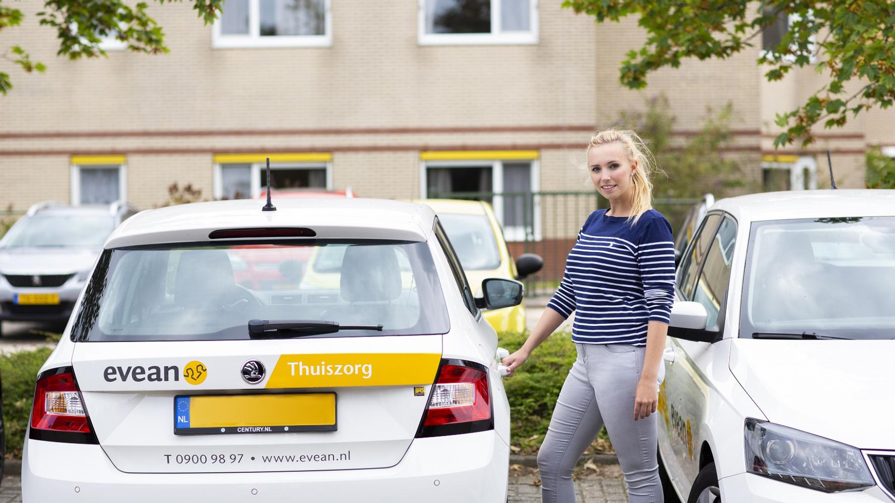 Thuiszorgmedewerker bij Evean auto